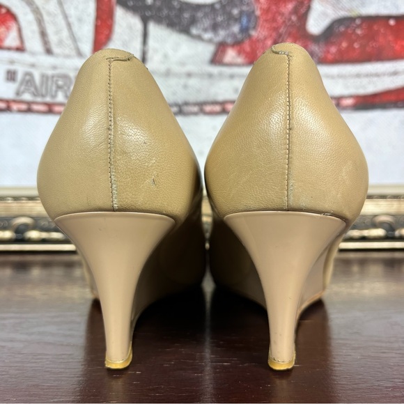 Jimmy Choo Peep-Toe Wedge Heels Nude Patent Leather Pumps Women's Size 9.5 - Picture 3 of 10